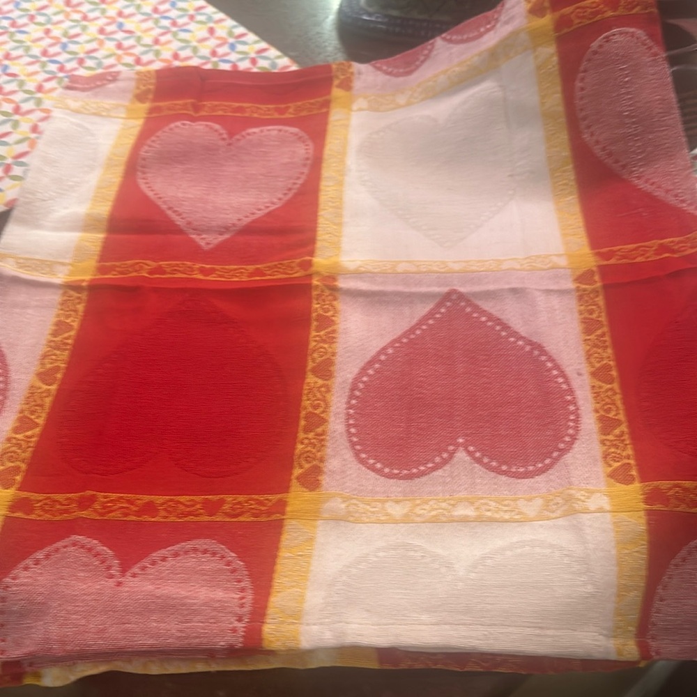 Vintage napkins set of 4 with hearts new with out tag
